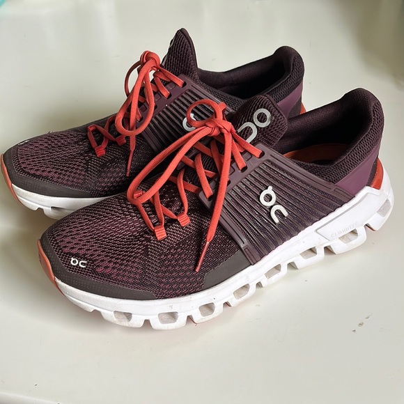 On Running Shoes - On Running Women’s Cloudswift 1 Size 7 Sneakers